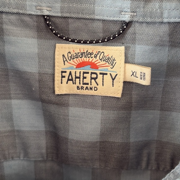 Faherty blue plaid long sleeve button down shirt Size XL - Picture 8 of 11